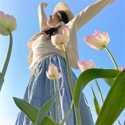 游艇藏春